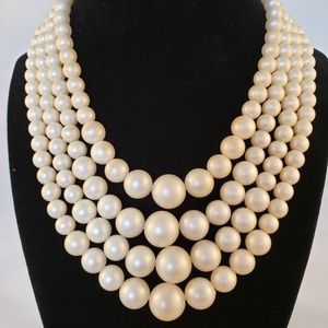 Vintage pearl necklace